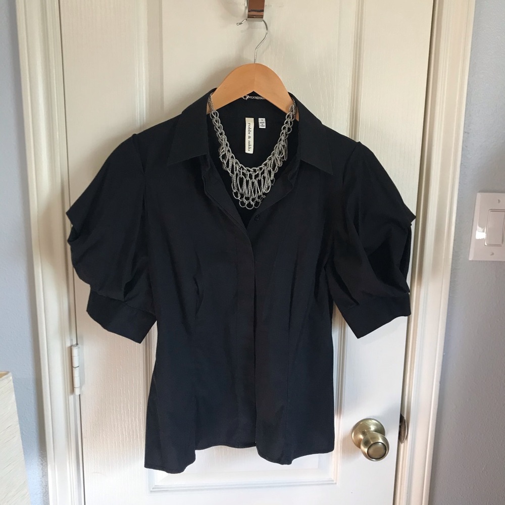Robbi and Nikki black shirt w puff short sleeves
